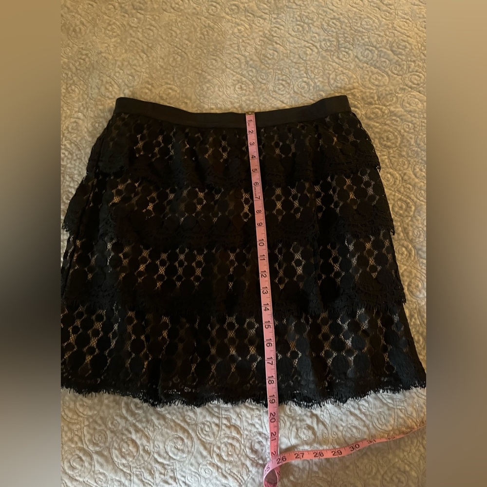 Ann Taylor cute nude/black tiered lace ruffle skirt.